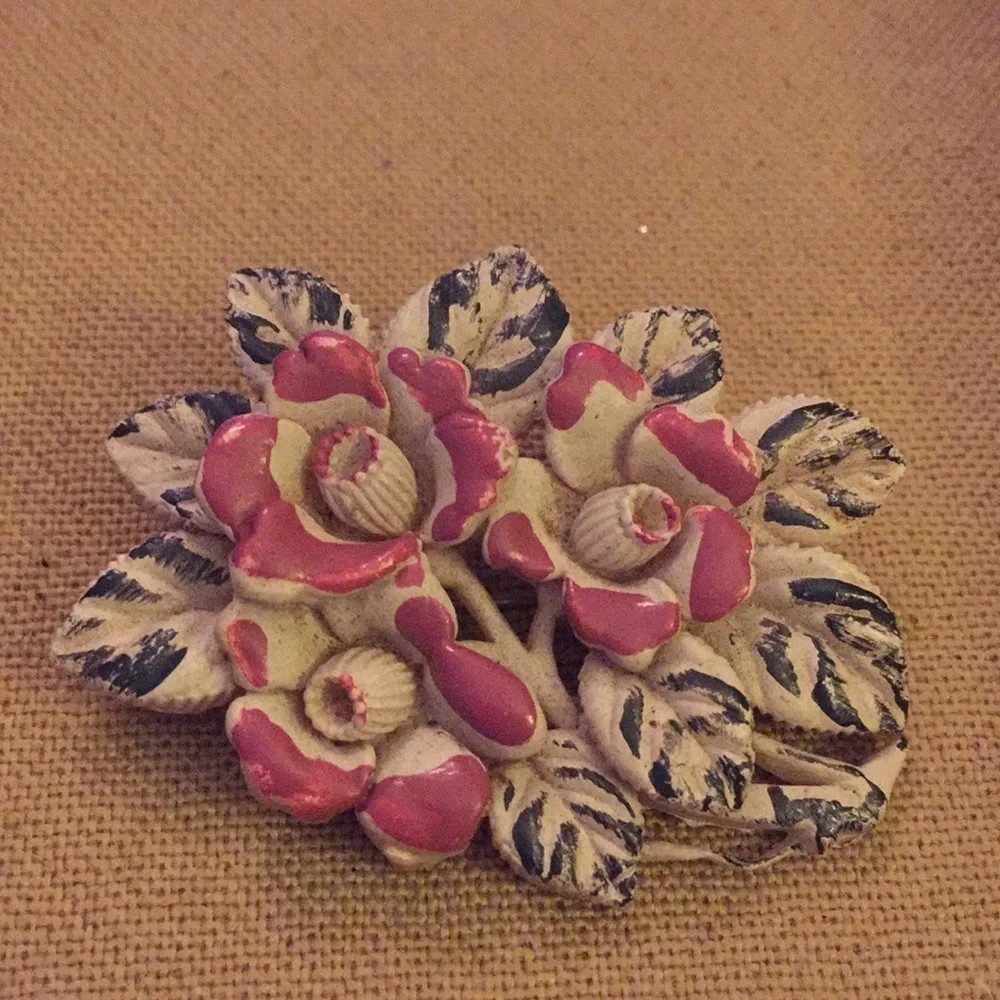 Pretty Vintage Plastic Brooch Flowers